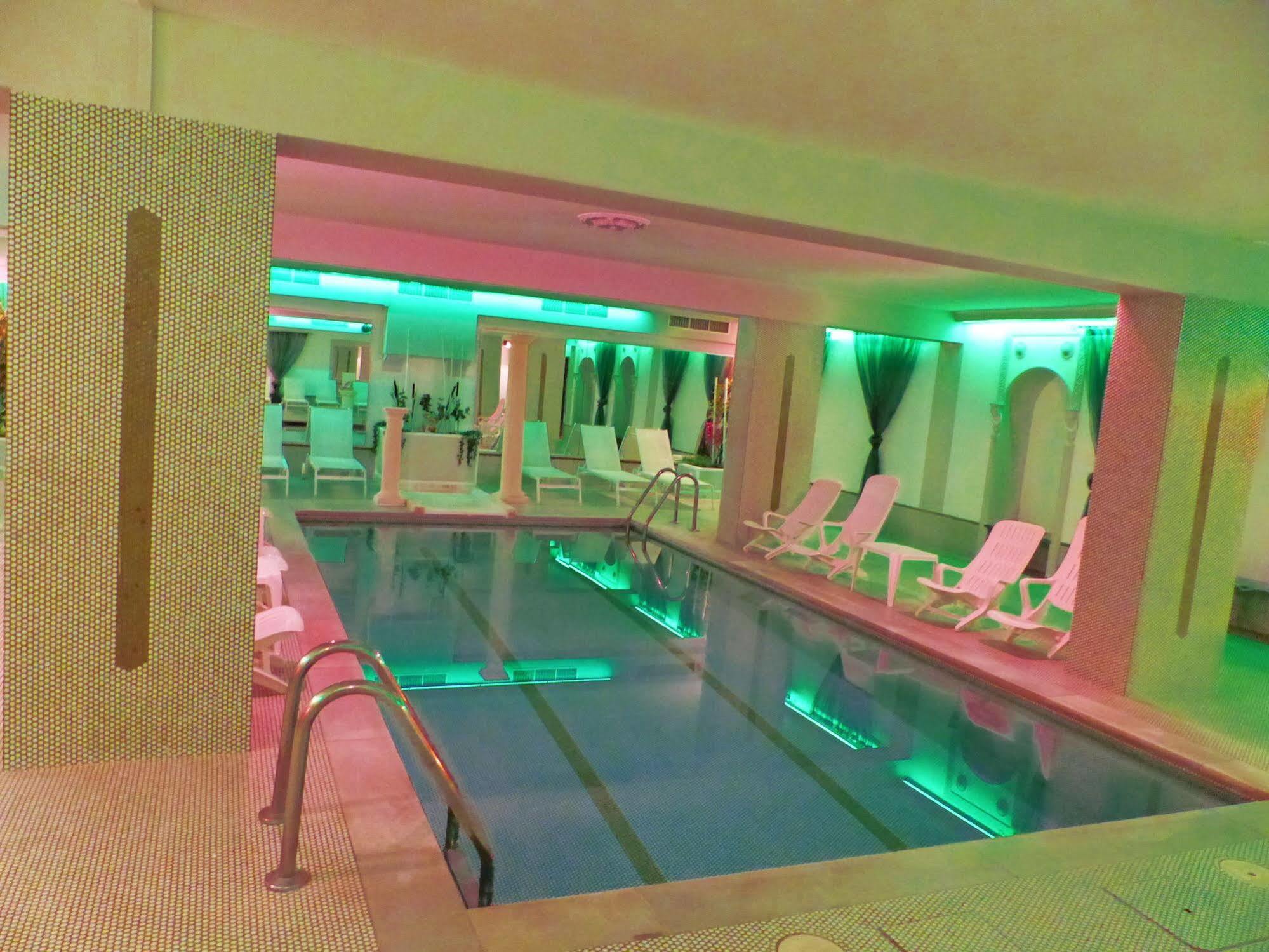 Hotel Tyrol-Alpenhof Зеефельд в Тироле Экстерьер фото